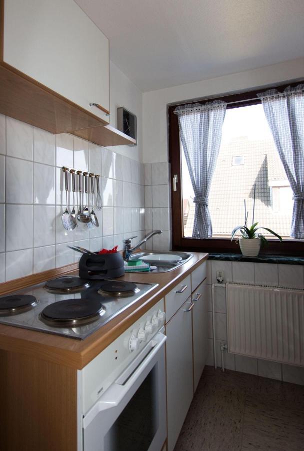 Ferienwohnungen-Neue-Tiefe-Wohnung-Kleiderbuegel Neue Tiefe Fehmarn Esterno foto